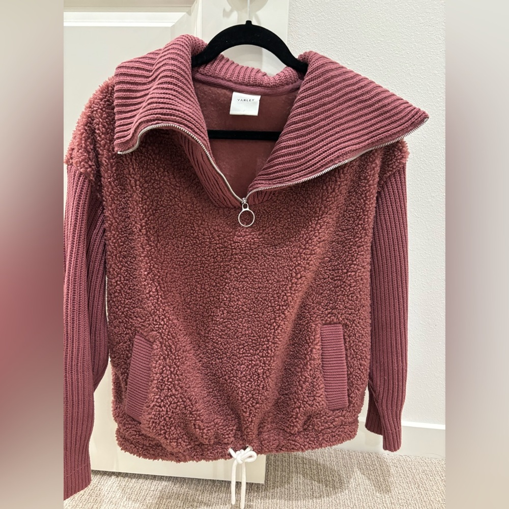 Gently work Varley Sherpa Half Zip Sweater in blush, size XS